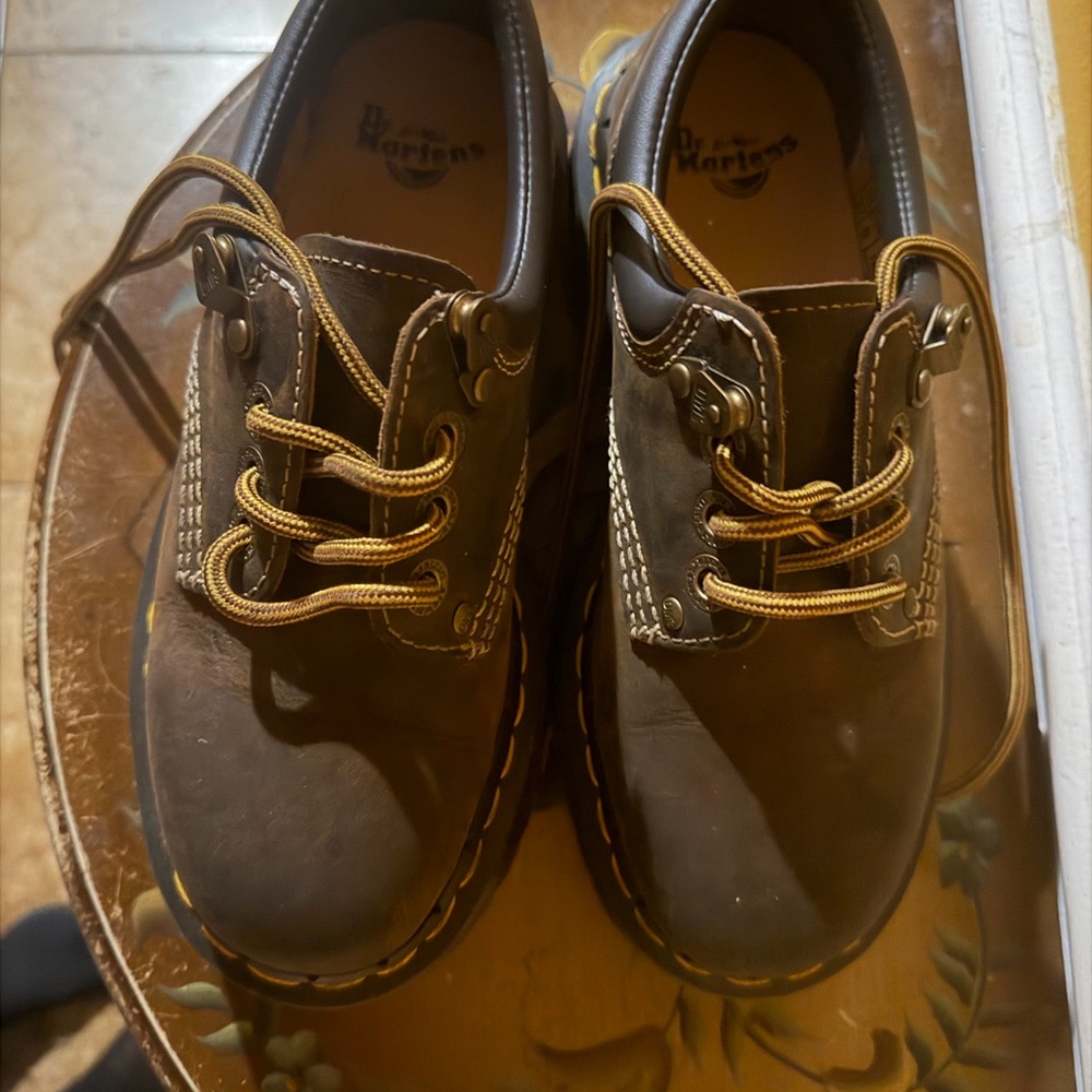 Dr. Martens 8053 casual shoe